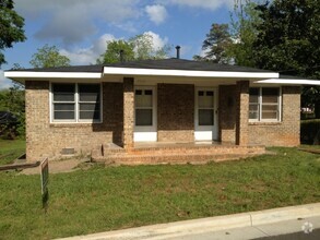 Building Photo - Just off the Covington Square!!!