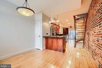 Building Photo - 1413 Anchor St