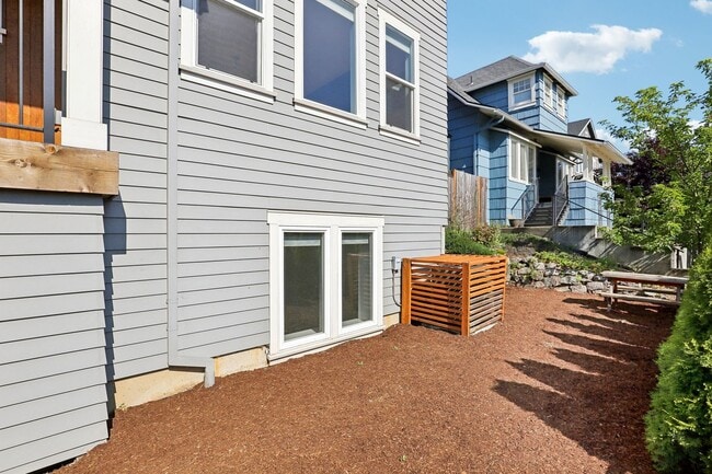 Building Photo - DESIRABLE CRESTON-KENILWORTH / CORNER LOT, LUXURY 4 BEDROOM, TWO EN-SUITES W/FULL BATHS