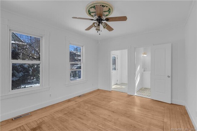 Building Photo - 313 Curtis St