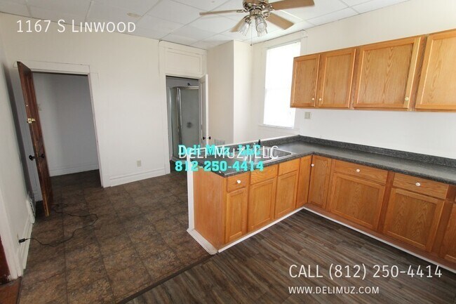 Building Photo - 1167 S Linwood Ave