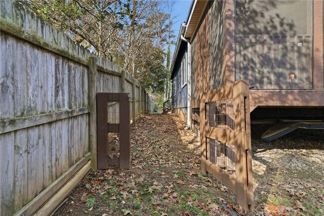 Building Photo - 2130 Cove Trail