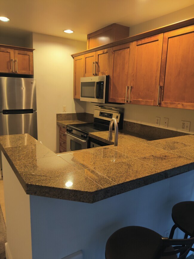 Building Photo - 123 Queen Anne Ave N