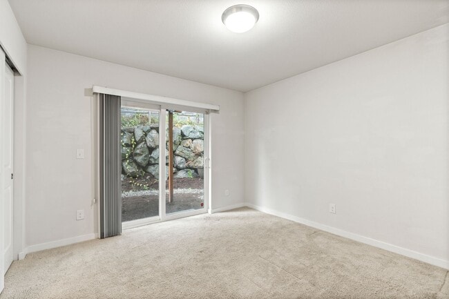 Building Photo - Newer 4 bed, 3.5 bath Townhome In Lynnwood...