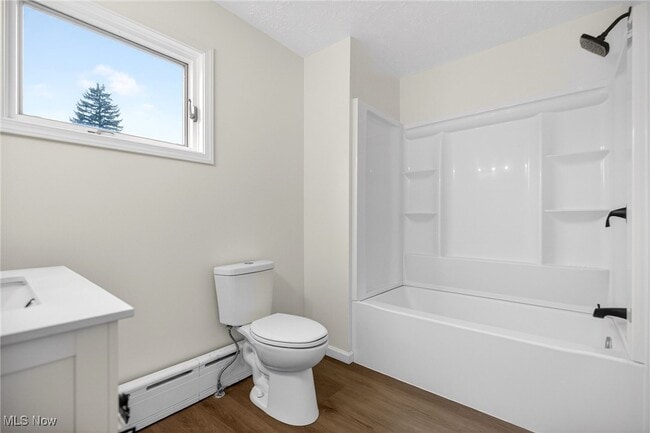 Building Photo - 3863 Wiltshire Rd