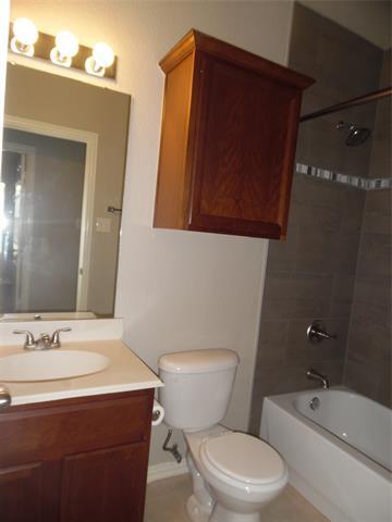Building Photo - 8572 Davis Dr