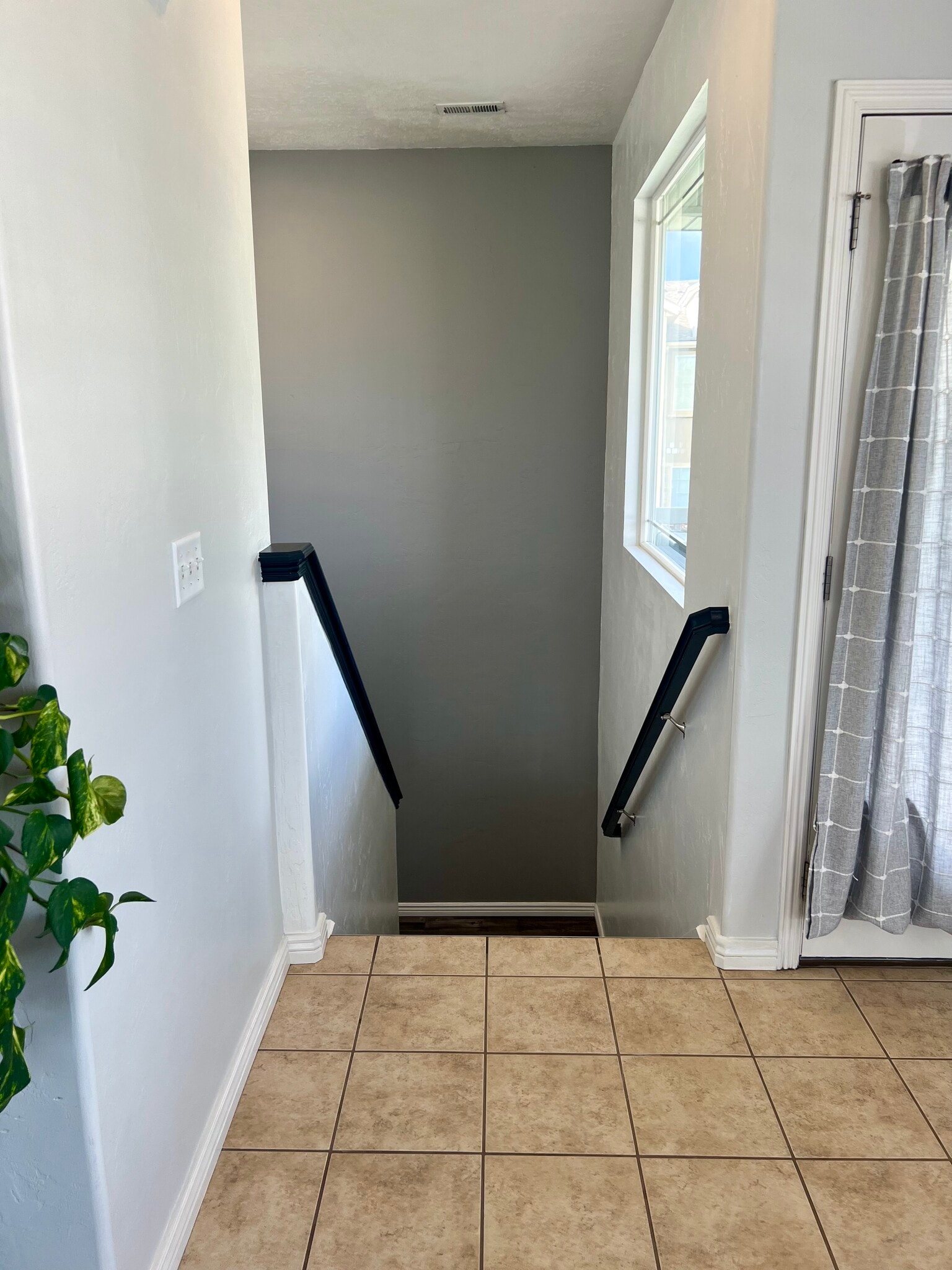 view downstairs - 1562 W 10 S