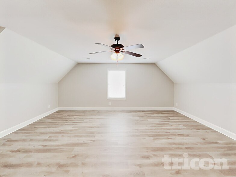 Building Photo - 646 Fox Hound Dr