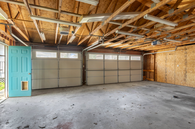 Building Photo - 246 E Penning Ave