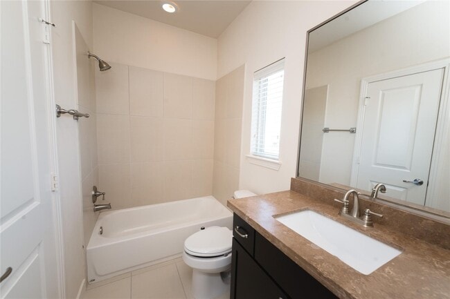 Building Photo - 4805 Jackson St