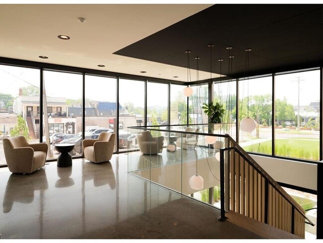 Building Photo - 2 West Dr