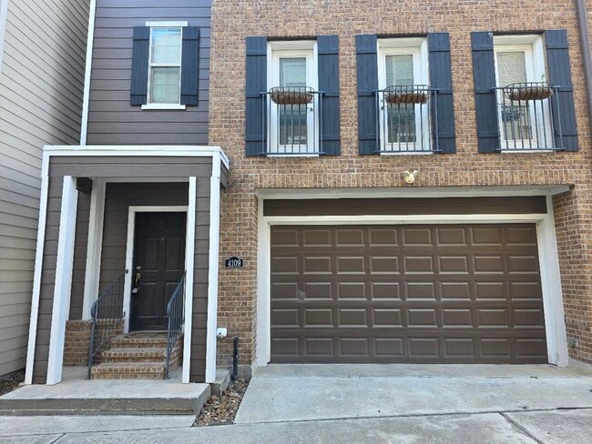 Building Photo - 4109 Allen St