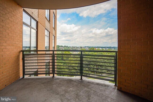 Building Photo - 2720 S Arlington Mill Dr