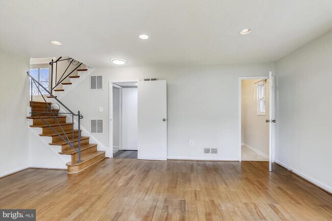 Building Photo - 4503 Traymore St