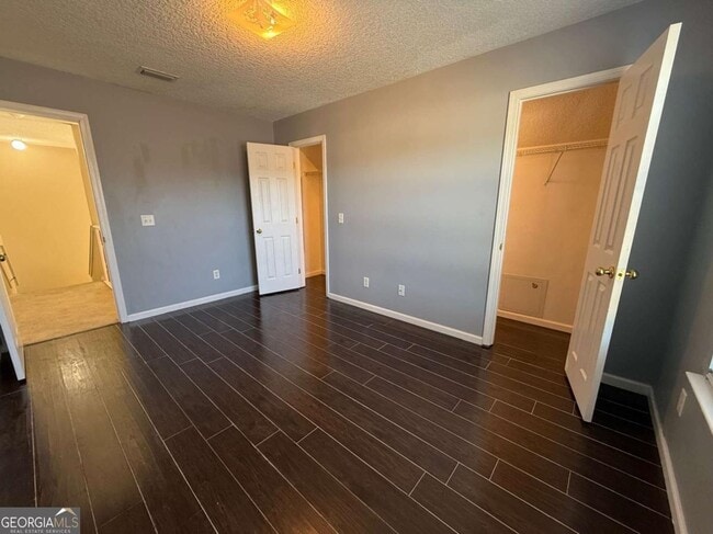 Building Photo - 107 Cypress Bend