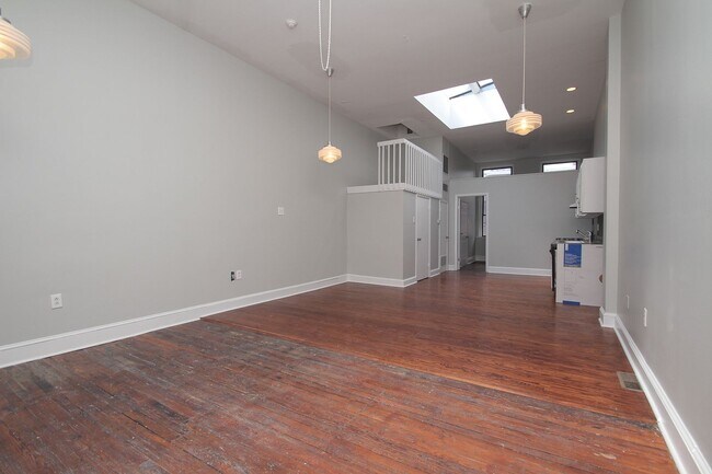 Building Photo - 1527 South St