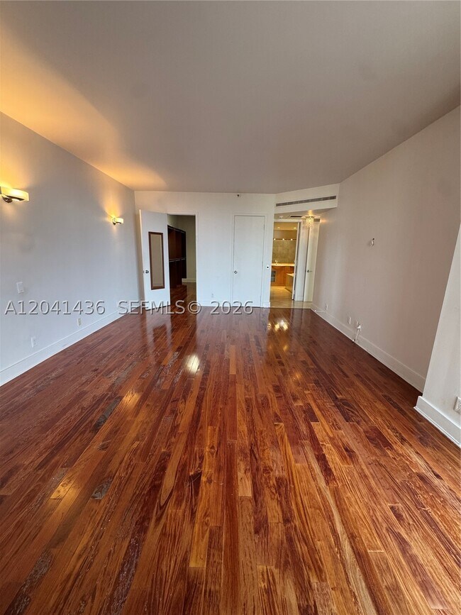 Building Photo - 19500 Turnberry Way