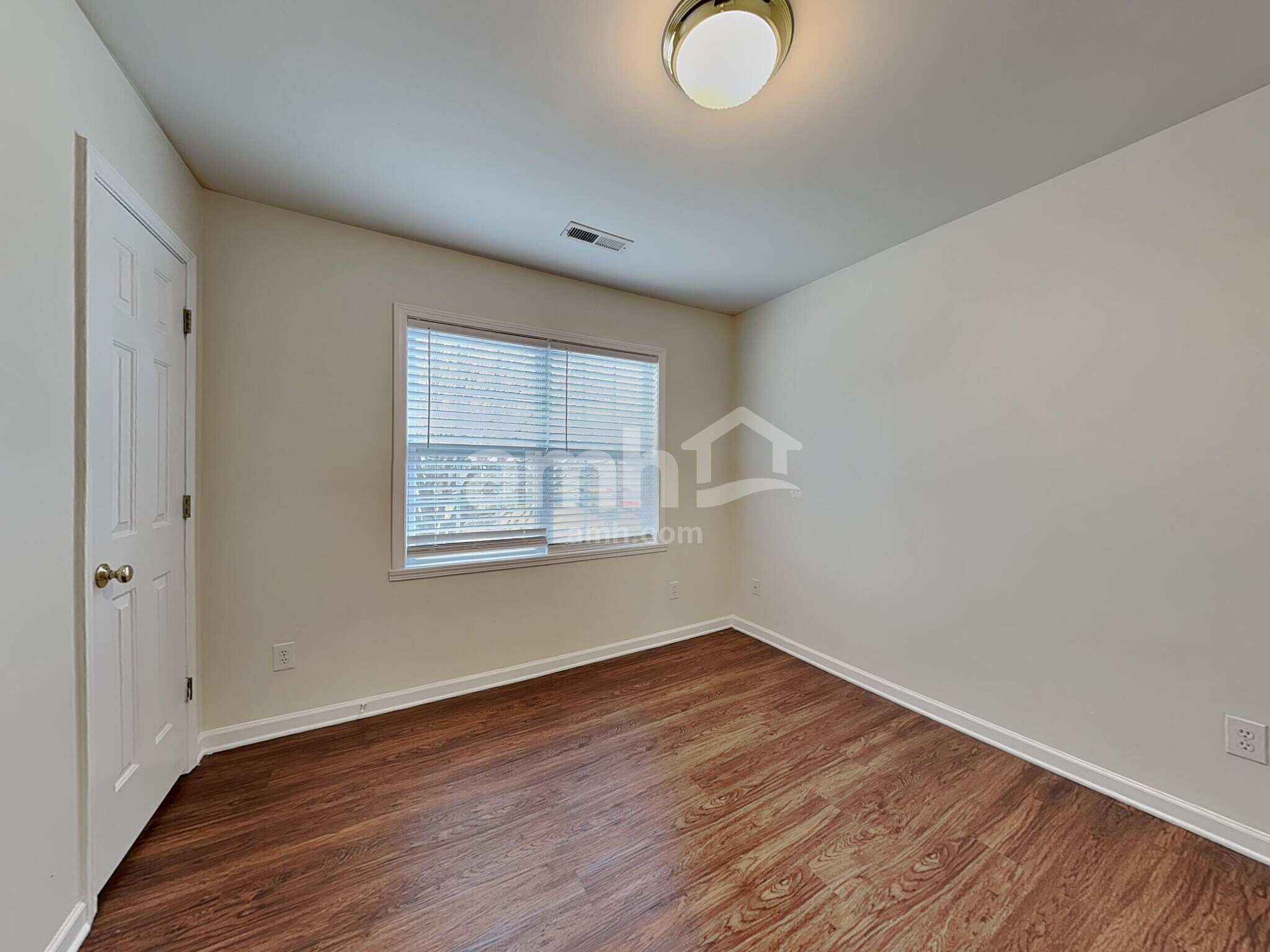 Building Photo - 5065 Walden Ridge Dr