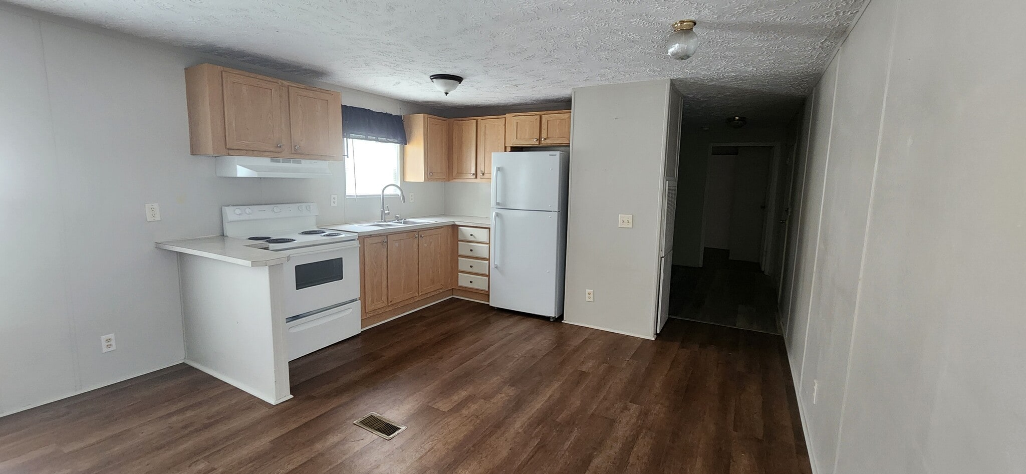 Building Photo - 120 Pecan St