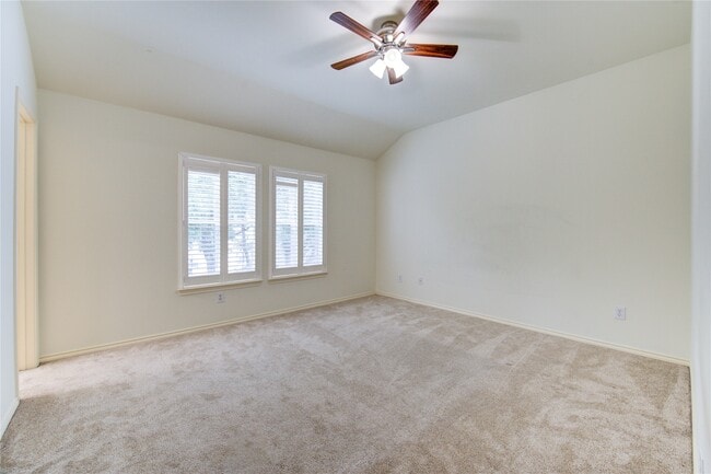 Building Photo - 830 W Heights Hollow Ln