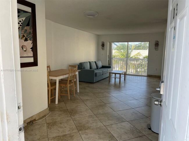 Building Photo - 1357 Collins Ave