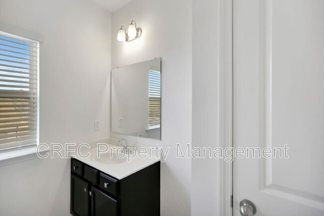 Building Photo - 691 Snow Owl Dr