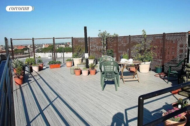 Building Photo - 44 Butler Pl