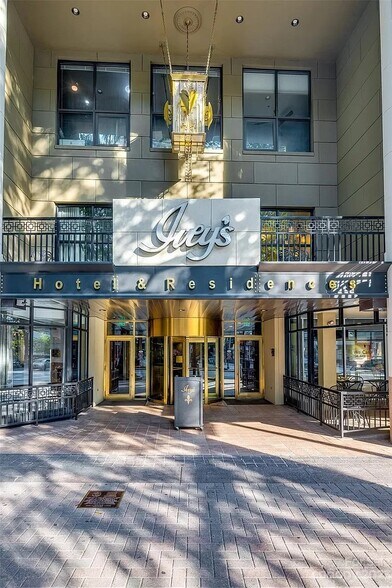 Primary Photo - 127 N Tryon St