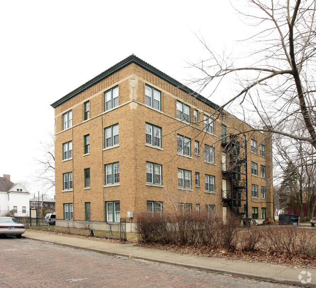 Building Photo - LaSalle Commons