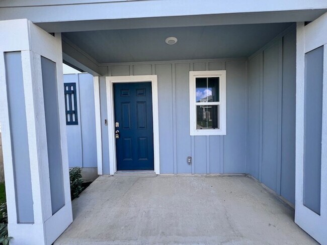Building Photo - Solana Ridge Subdivision
