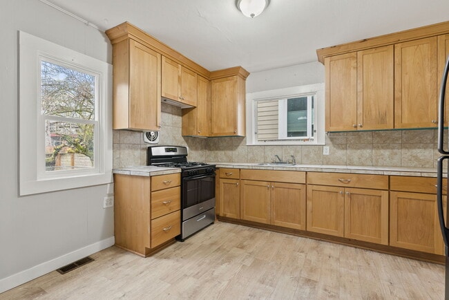 Building Photo - 9621 N Pier Park Pl