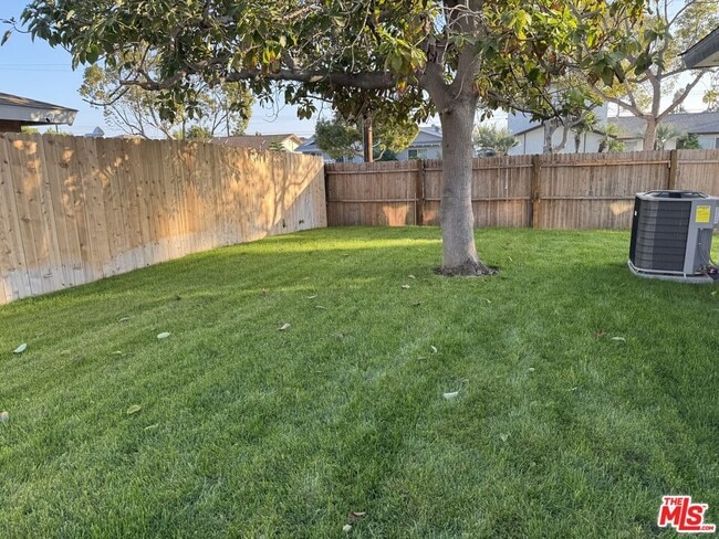 Building Photo - 801 Michael St