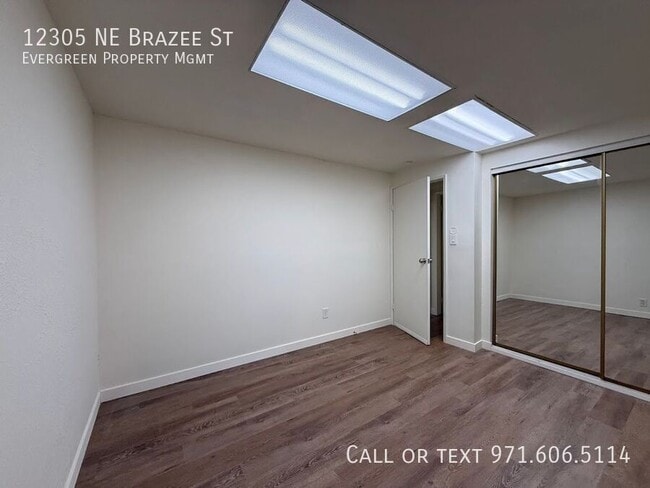 Building Photo - 12305 NE Brazee St