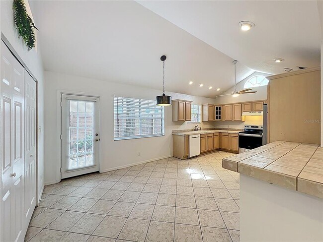 Building Photo - 332 Harris Ave