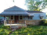 Building Photo - 708 40th St