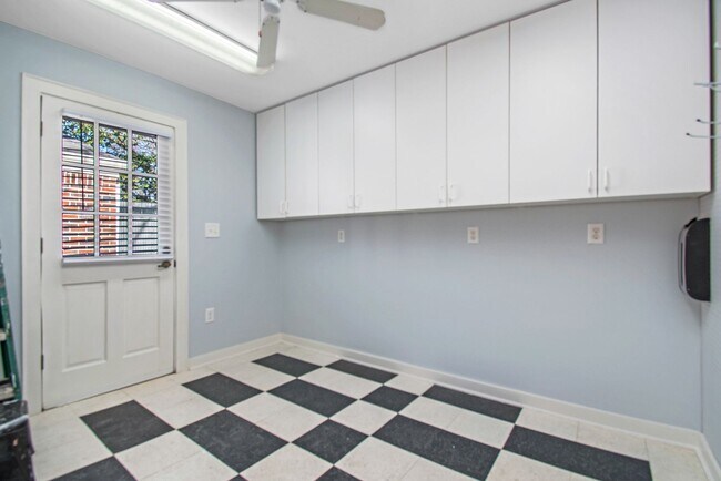 Building Photo - 2 Bedroom in Intown Atlanta