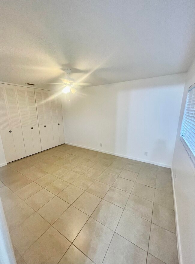 Building Photo - 2521 Emory Dr W