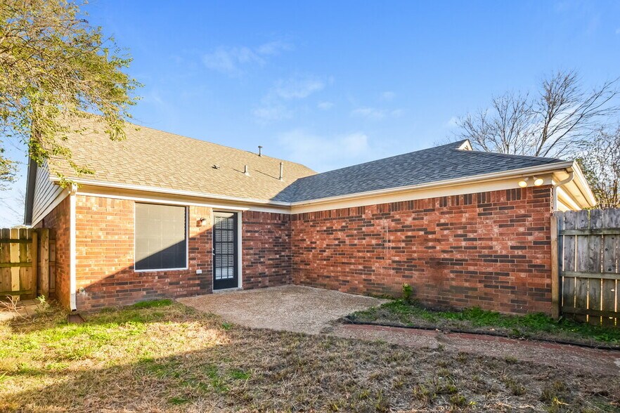 Building Photo - 1663 Ranmar Dr