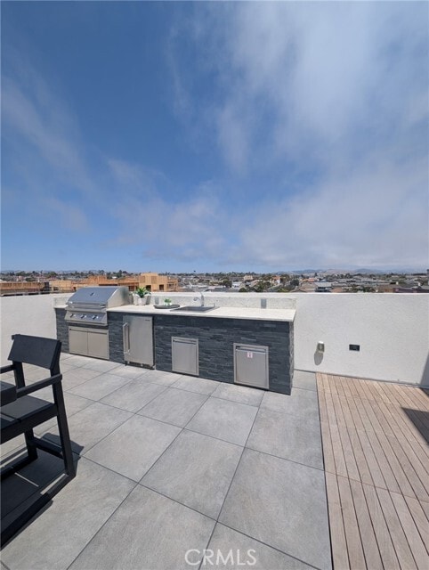 Building Photo - 402 W Grand Ave