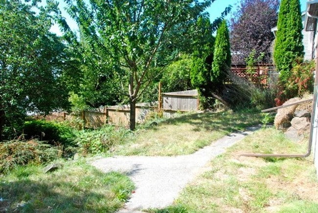 Building Photo - SEATTLE 4-Bedroom Home for RENT, Great Lay...