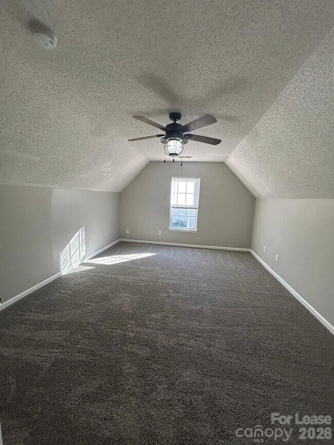 Building Photo - 9510 Isaac Hunter Dr