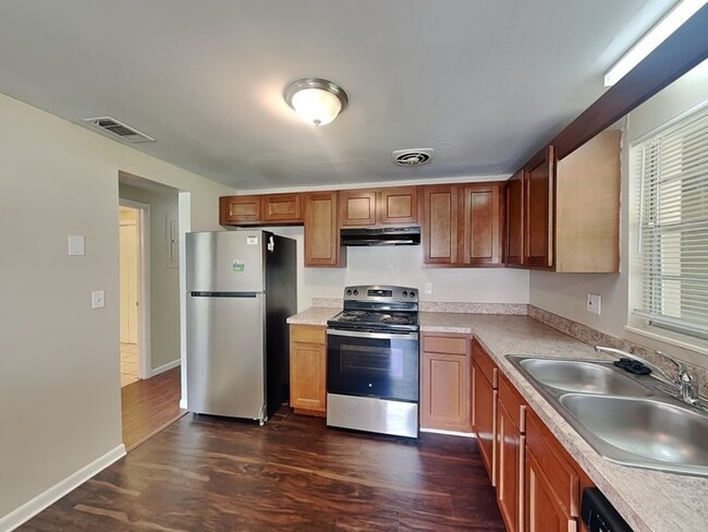 Building Photo - 6158 Verdes Rd