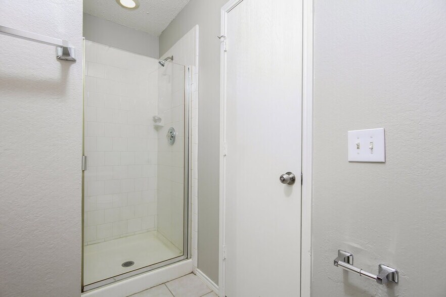 Building Photo - 1308 Wintercreek Dr