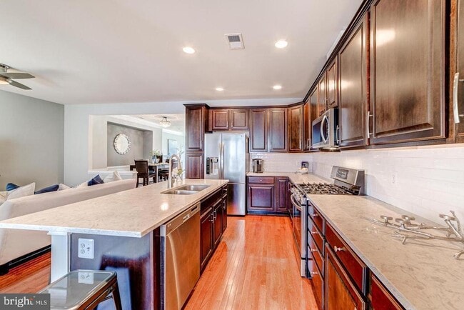 Building Photo - 20637 Erskine Terrace