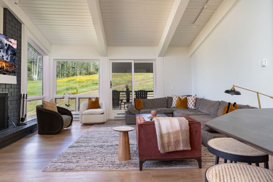 Building Photo - 360 Wood Rd