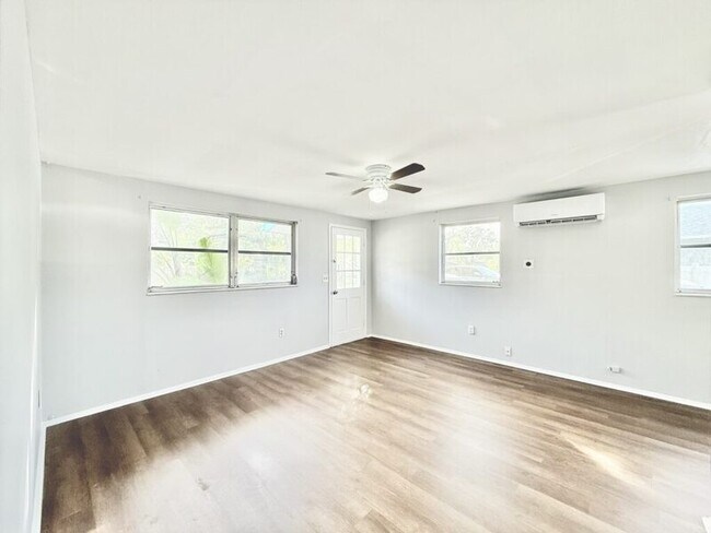 Building Photo - 2611 41st Ave N