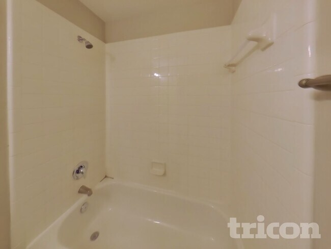 Building Photo - 6614 Cougar Village