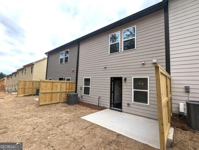 Building Photo - 716 Vallin St