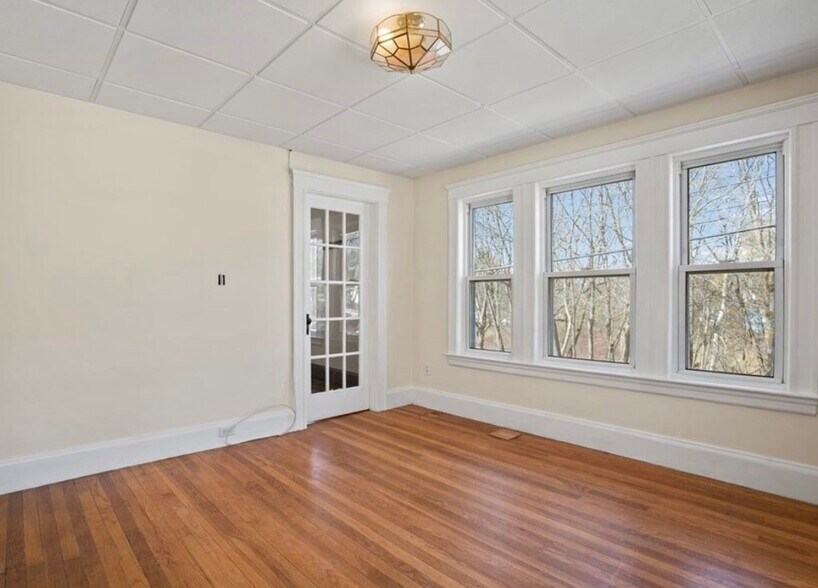 Building Photo - 34 Sparhawk St