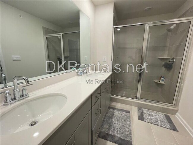 Building Photo - 1375 Vayda Ct